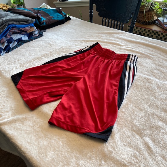 Mens Adidas Athletic Shorts. Size Small. - Picture 3 of 3